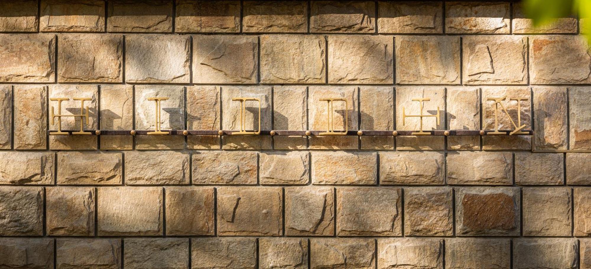 Apartment Hidden Bank: Golden *